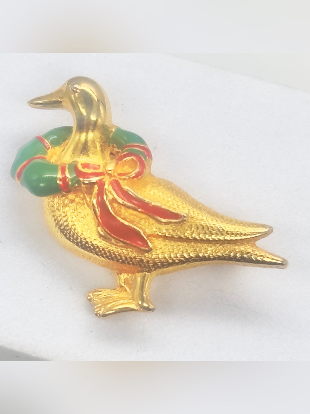 Vintage Dotty Smith Gold Tone Christmas Goose Duck Brooch Pin Wreath Figural